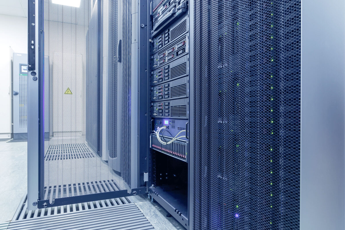 muehmel-serverschrank-anschluss-neu